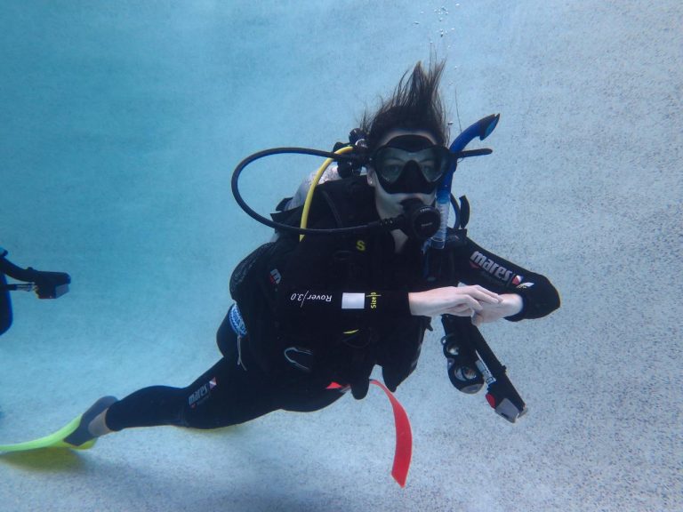 Beginner SCUBA Diving Courses