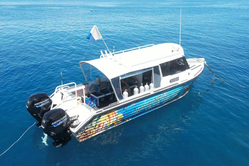 Whitsundays Private Scuba Charter Boat 2